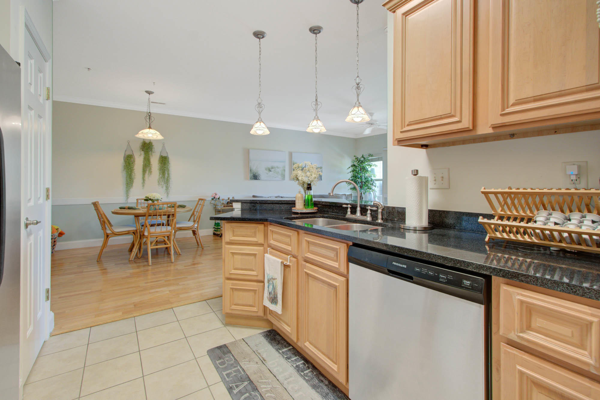 1984 Folly Road, Unit B212 Charleston, SC 29412 - Photo 12 of 28 1984 Folly B212 - CalSiglerPhotography (