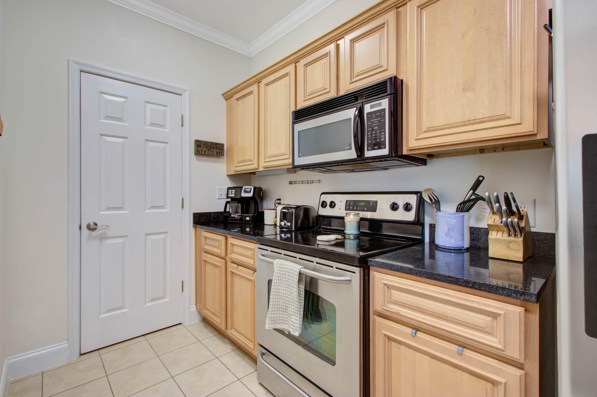 1984 Folly Road, Unit B212 Charleston, SC 29412 - Photo 13 of 28 1984 Folly B212 - CalSiglerPhotography (