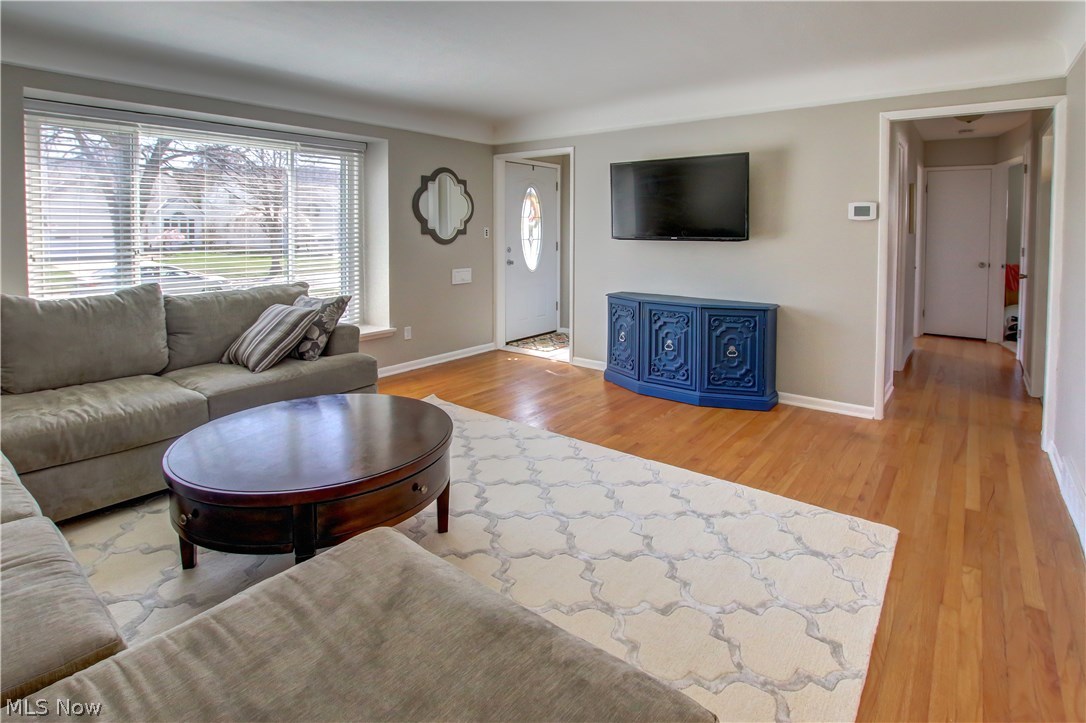 4326 Grannis Road Cleveland, OH 44126 - Photo 3 of 29 Gallery Image 3