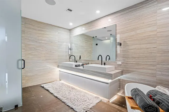 $3,100,000 | 2200 North Ocean Boulevard, Unit S1402, Fort Lauderdale, FL 33305