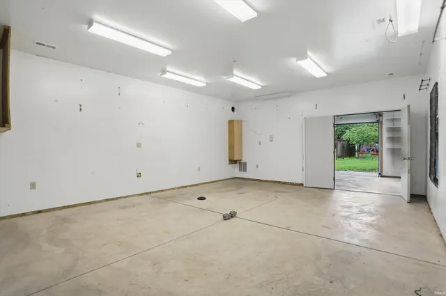 $295,000 | 920 South Highland Avenue, Bloomington, IN 47401