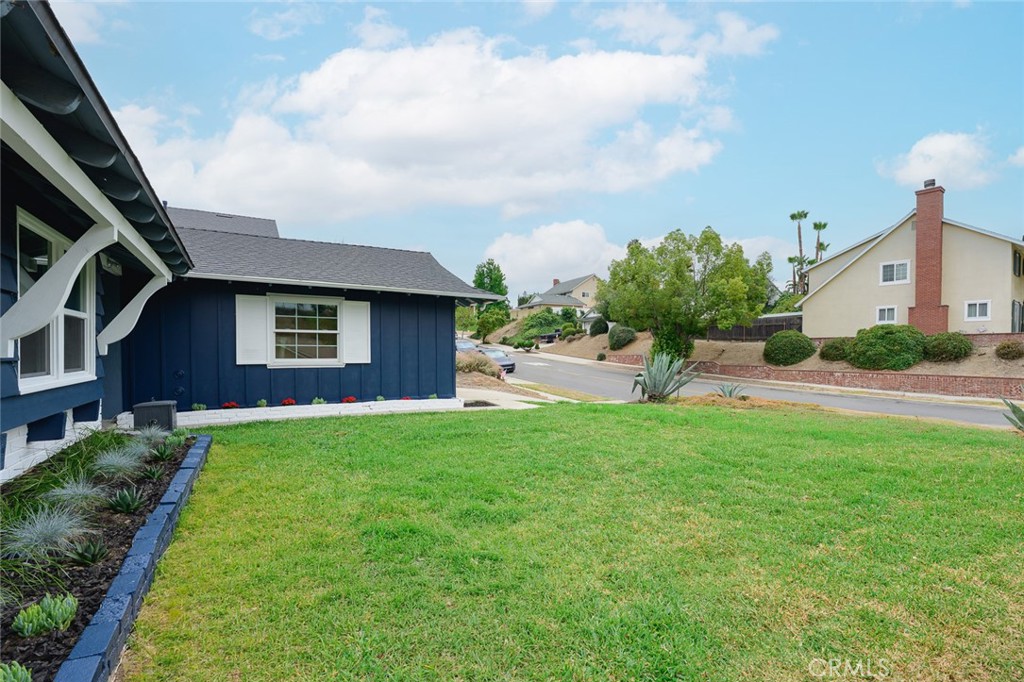 322 Briar Creek Road Diamond Bar, CA 91765 - Photo 3 of 35