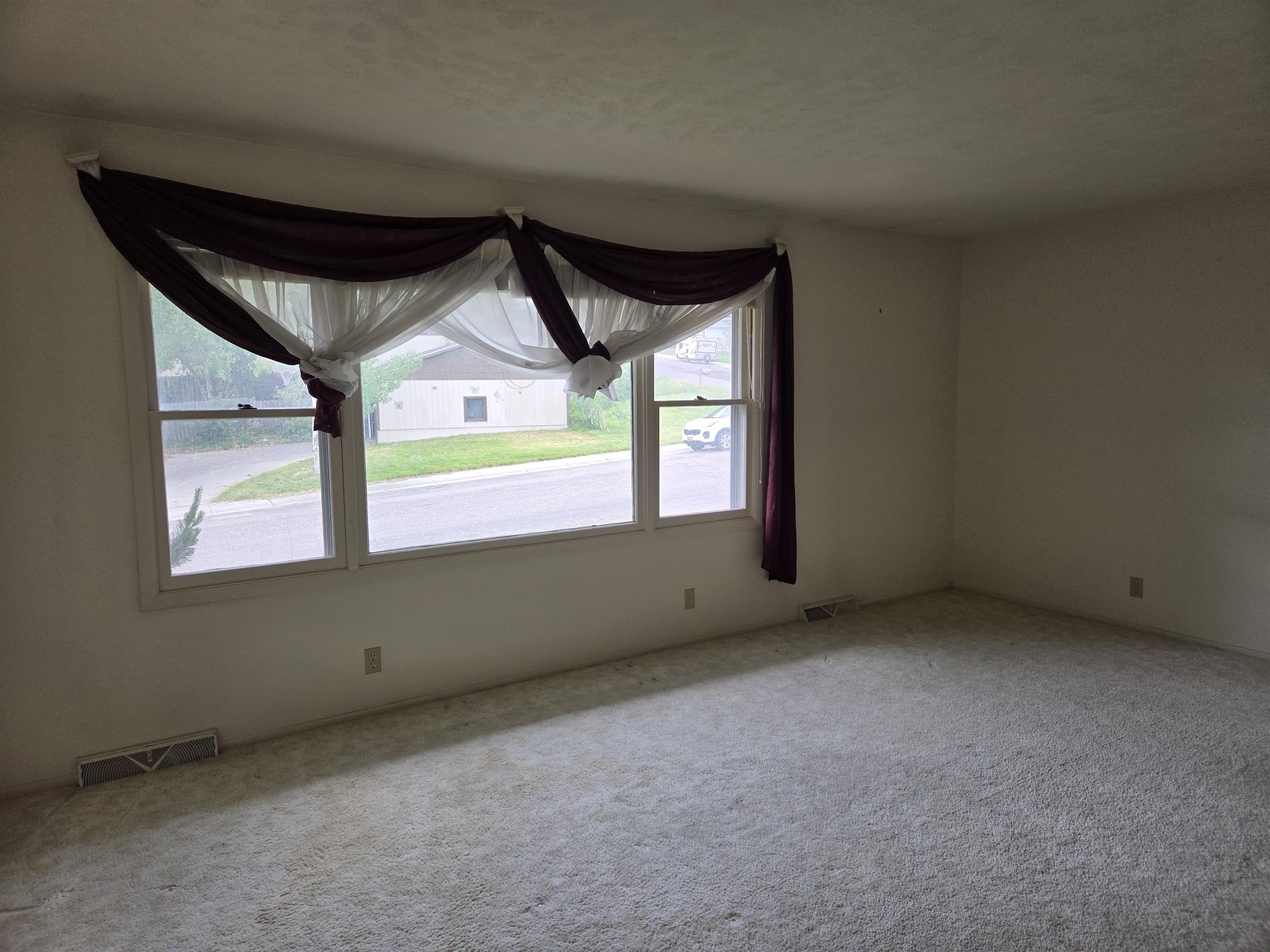 3521 Navarre Road Casper, WY 82604 - Photo 13 of 36