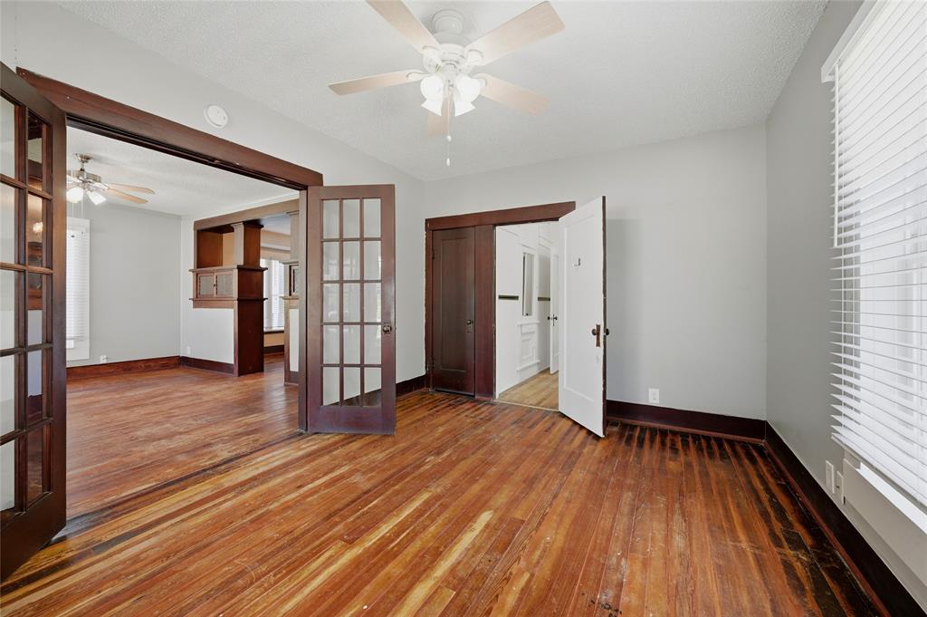 529 East Woodard Street Denison, TX 75021 - Photo 9 of 29