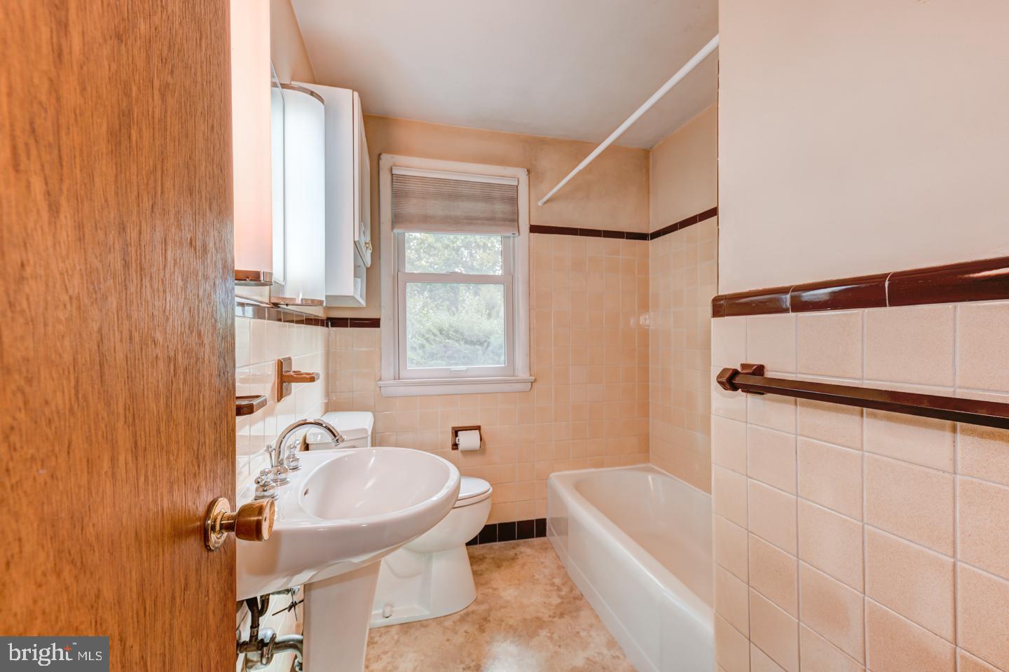 2905 Line Lexington Road Hatfield, PA 19440 - Photo 11 of 18 Gallery Image 11
