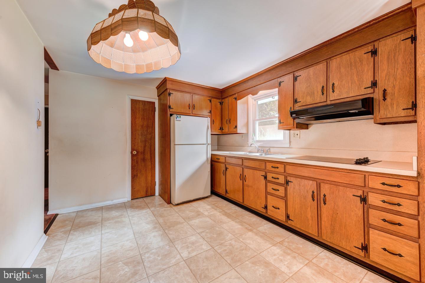 2905 Line Lexington Road Hatfield, PA 19440 - Photo 6 of 18 Gallery Image 6
