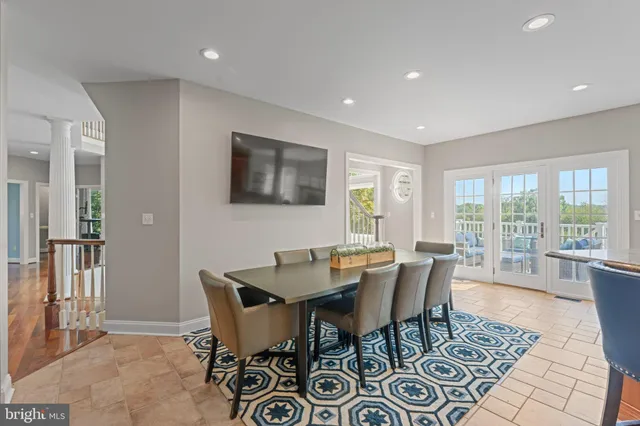 a view of a livingroom with an empty space