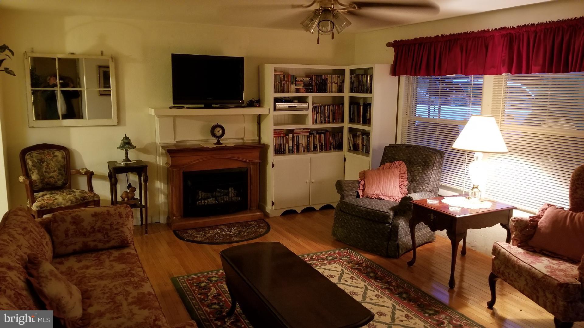 3244 Dublin Road Street, MD 21154 - Photo 5 of 24 Living Room