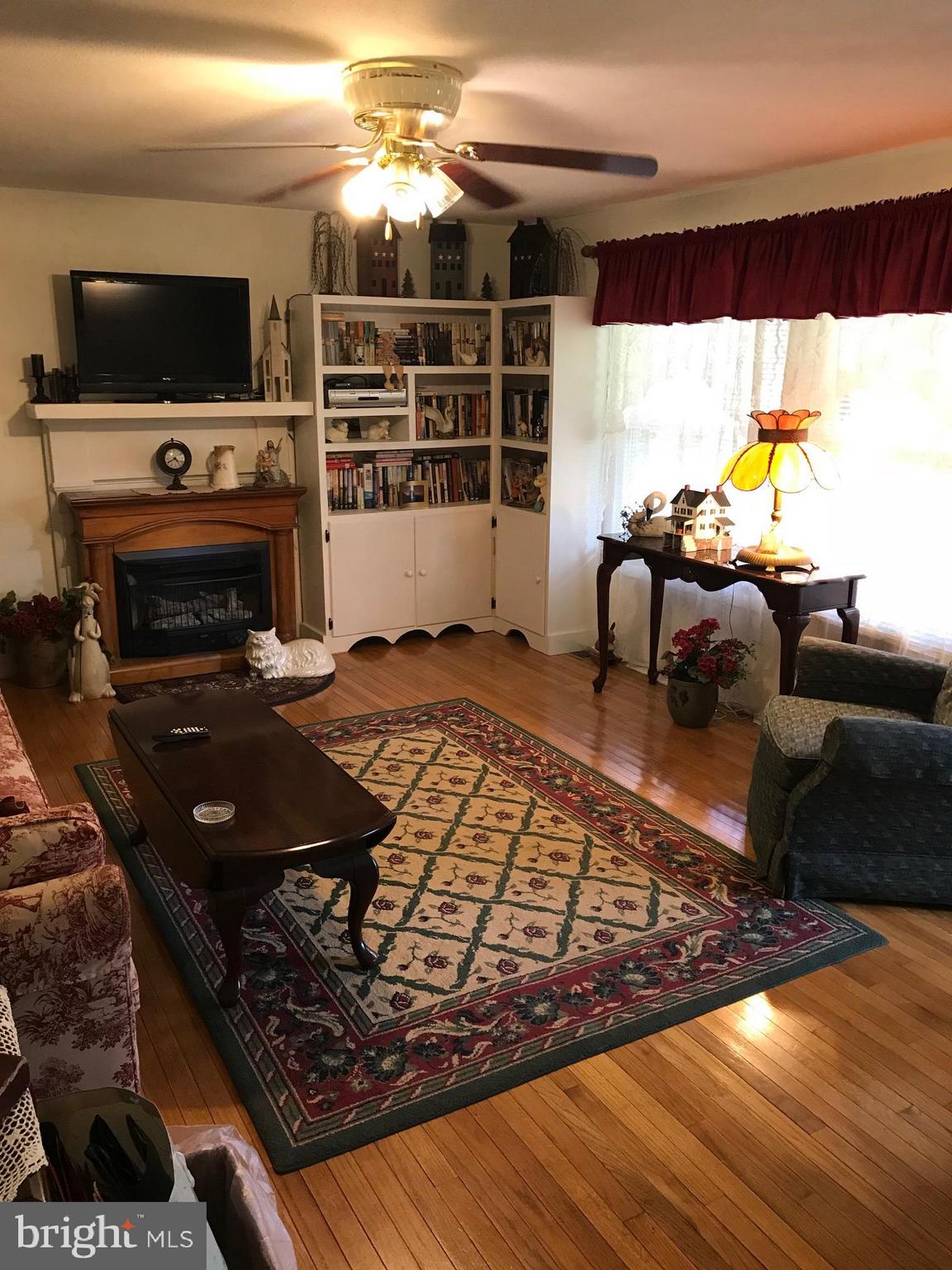 3244 Dublin Road Street, MD 21154 - Photo 8 of 24 Living Room