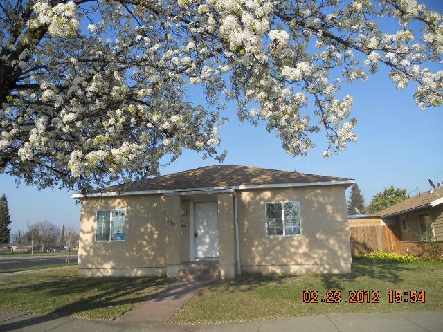 1006 C Street Reedley, CA 93654 - Photo 1 of 6