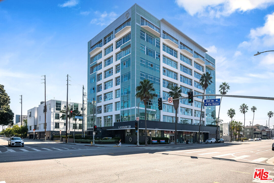 310 Washington Boulevard, Unit 401 Marina del Rey, CA 90292 - Photo 30 of 32 a front view of a building