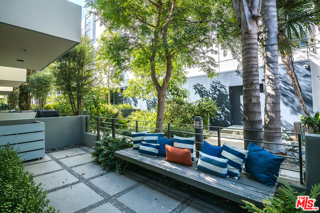 310 Washington Boulevard, Unit 401 Marina del Rey, CA 90292 - Photo 3 of 32 a view of outdoor space with seating