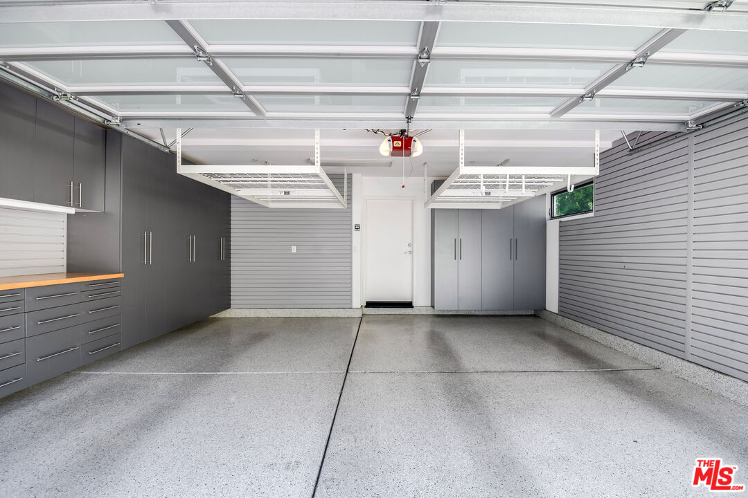 310 Washington Boulevard, Unit 401 Marina del Rey, CA 90292 - Photo 8 of 32 a view of a garage