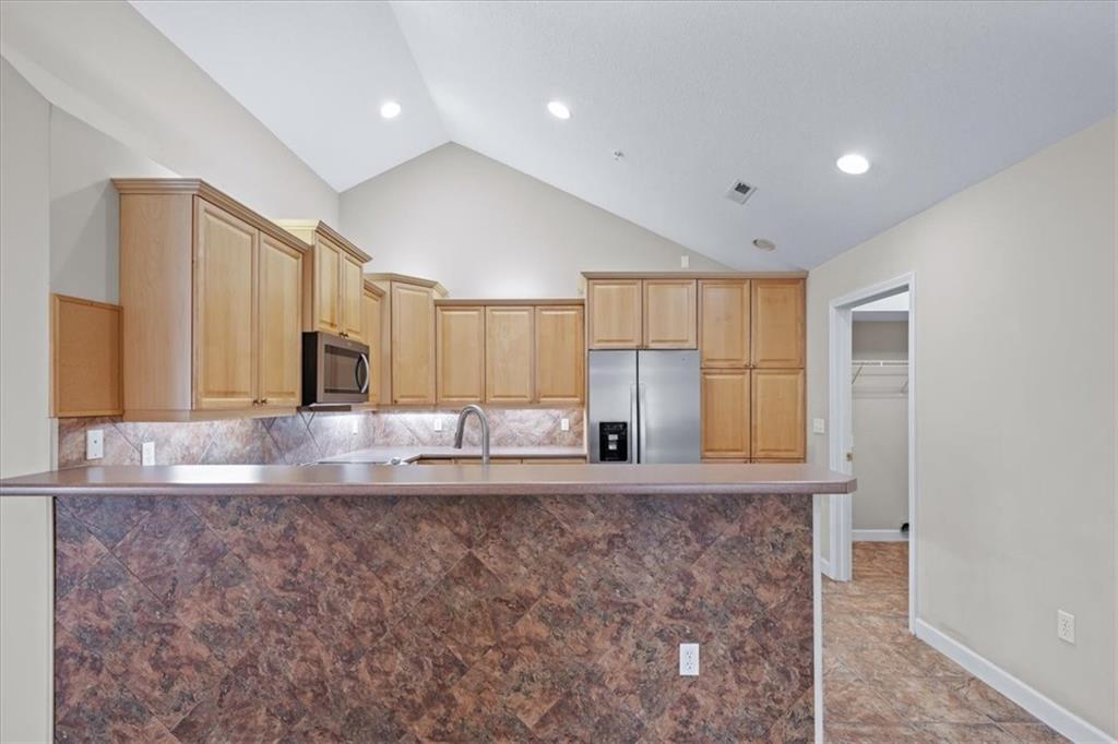 7127 Meadow View Street Shawnee, KS 66227 - Photo 10 of 41