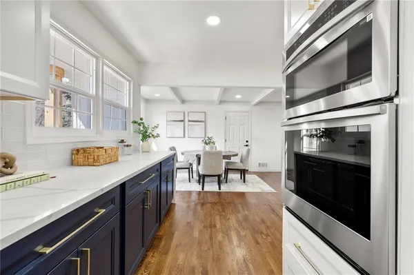 $889,000 | 3520 West 93rd Street, Leawood, KS 66206