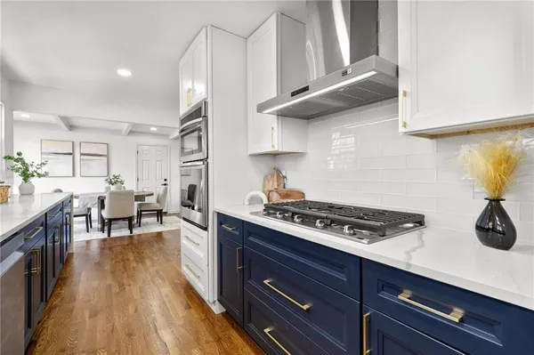 $849,000 | 3520 West 93rd Street, Leawood, KS 66206