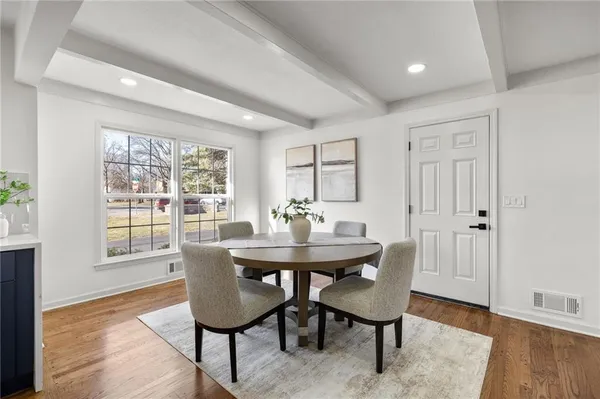 $889,000 | 3520 West 93rd Street, Leawood, KS 66206