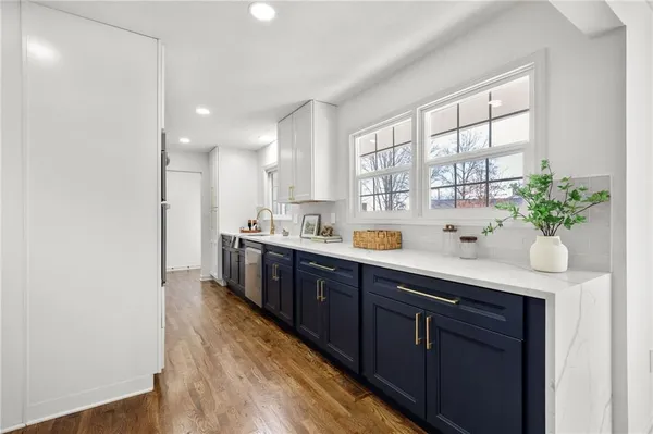 $849,000 | 3520 West 93rd Street, Leawood, KS 66206