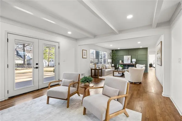 $889,000 | 3520 West 93rd Street, Leawood, KS 66206