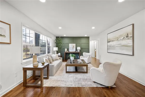 $889,000 | 3520 West 93rd Street, Leawood, KS 66206