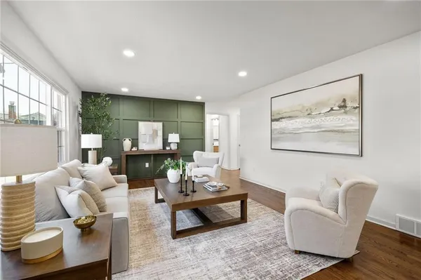 $849,000 | 3520 West 93rd Street, Leawood, KS 66206