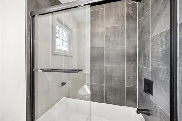 $889,000 | 3520 West 93rd Street, Leawood, KS 66206
