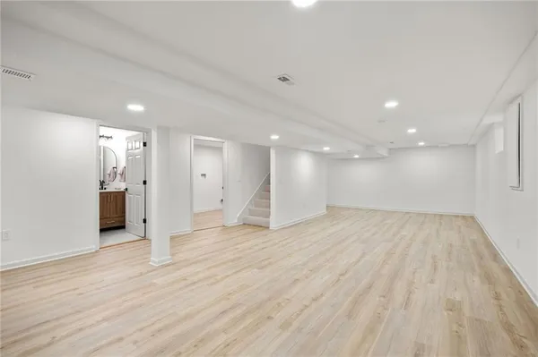 $889,000 | 3520 West 93rd Street, Leawood, KS 66206