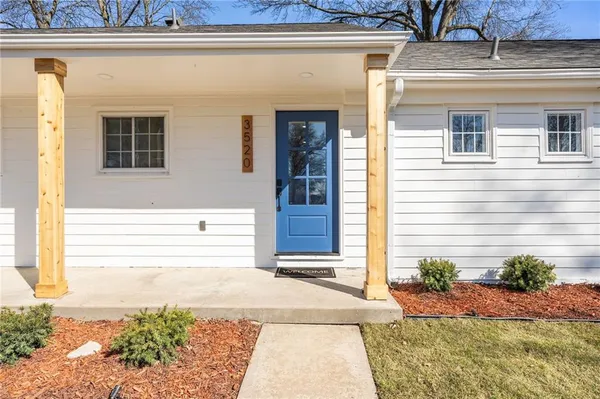 $889,000 | 3520 West 93rd Street, Leawood, KS 66206