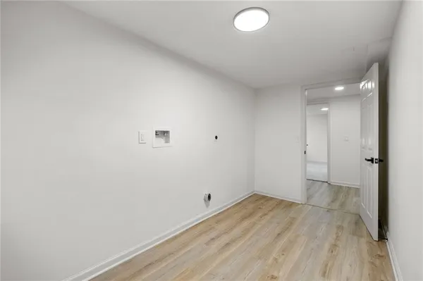 $889,000 | 3520 West 93rd Street, Leawood, KS 66206