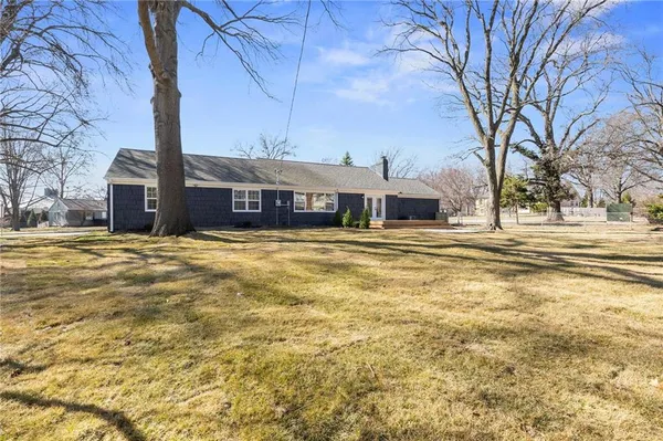 $849,000 | 3520 West 93rd Street, Leawood, KS 66206