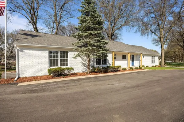 $849,000 | 3520 West 93rd Street, Leawood, KS 66206