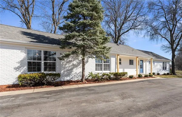 $849,000 | 3520 West 93rd Street, Leawood, KS 66206