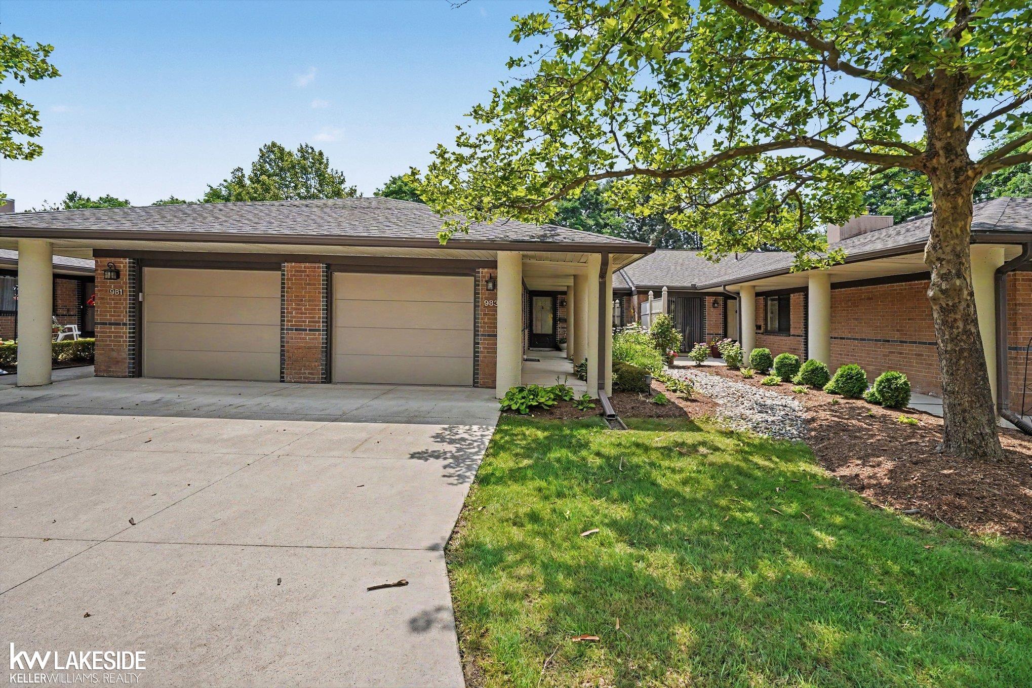 983 Wexford Way Rochester Hills, MI 48307 - Photo 2 of 27