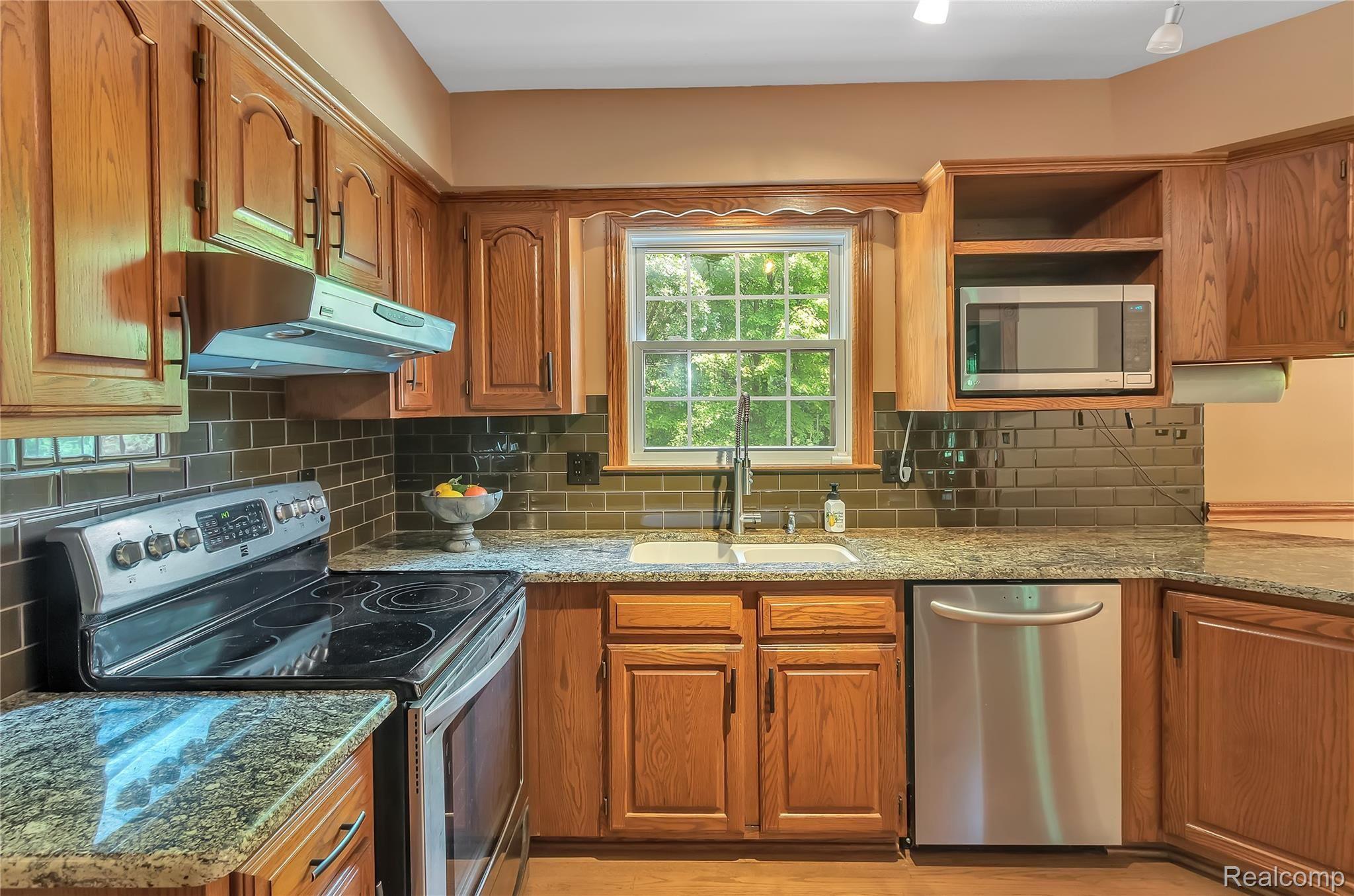3131 Hunter Road Brighton, MI 48114 - Photo 21 of 42 210A0962.jpg