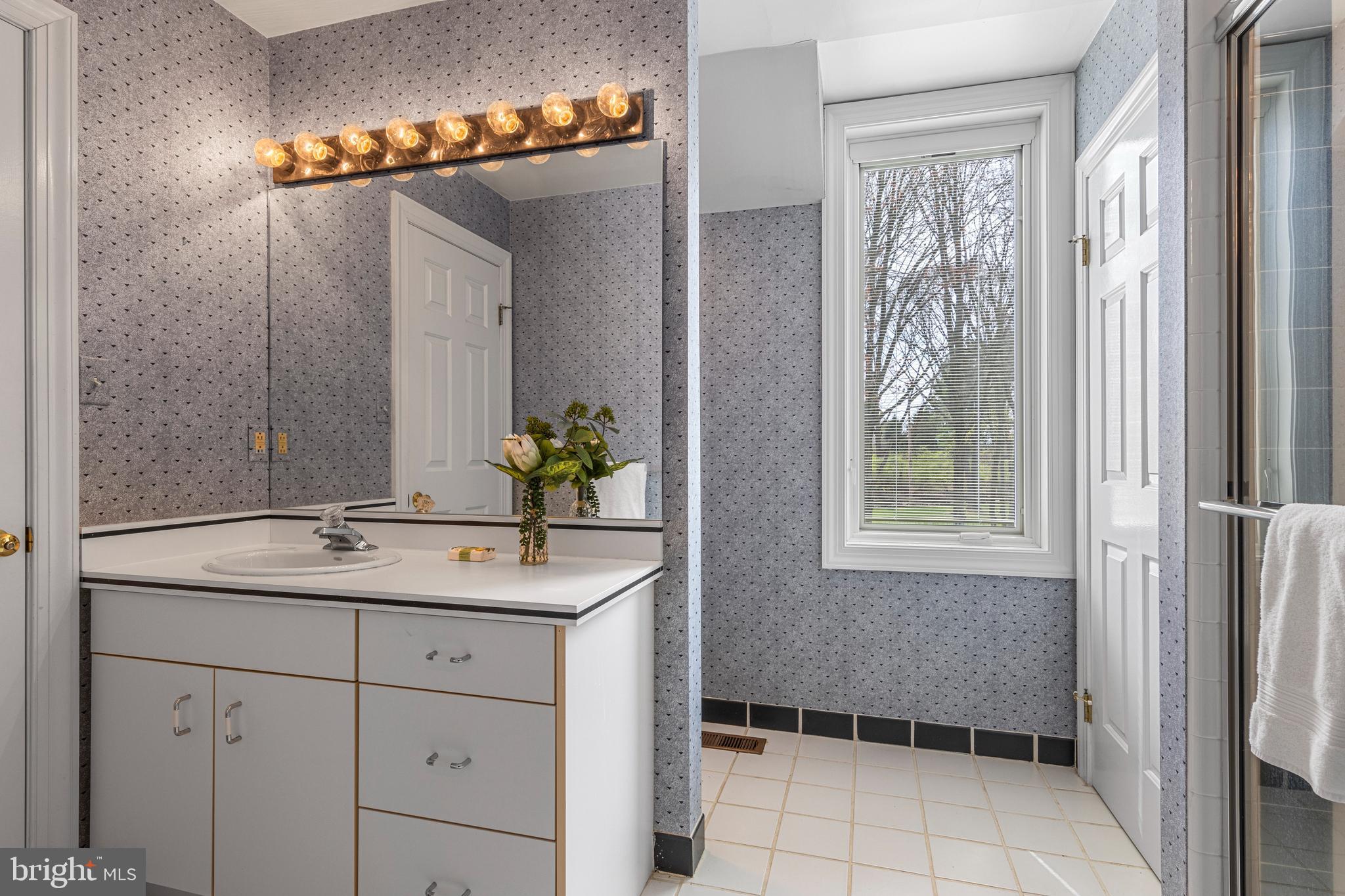 70 Barr Road Malvern, PA 19355 - Photo 42 of 59 Jack and Jill bath