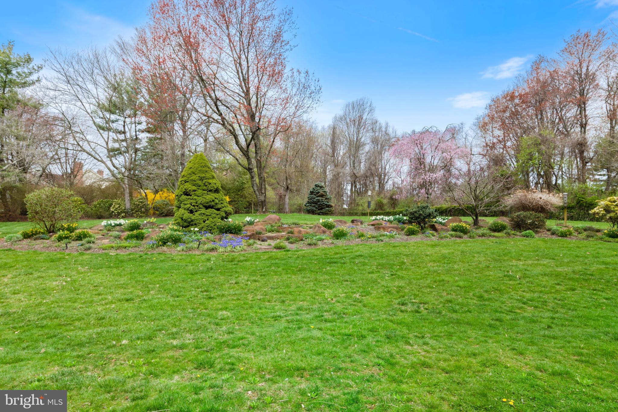 70 Barr Road Malvern, PA 19355 - Photo 52 of 59 Sweeping lawns