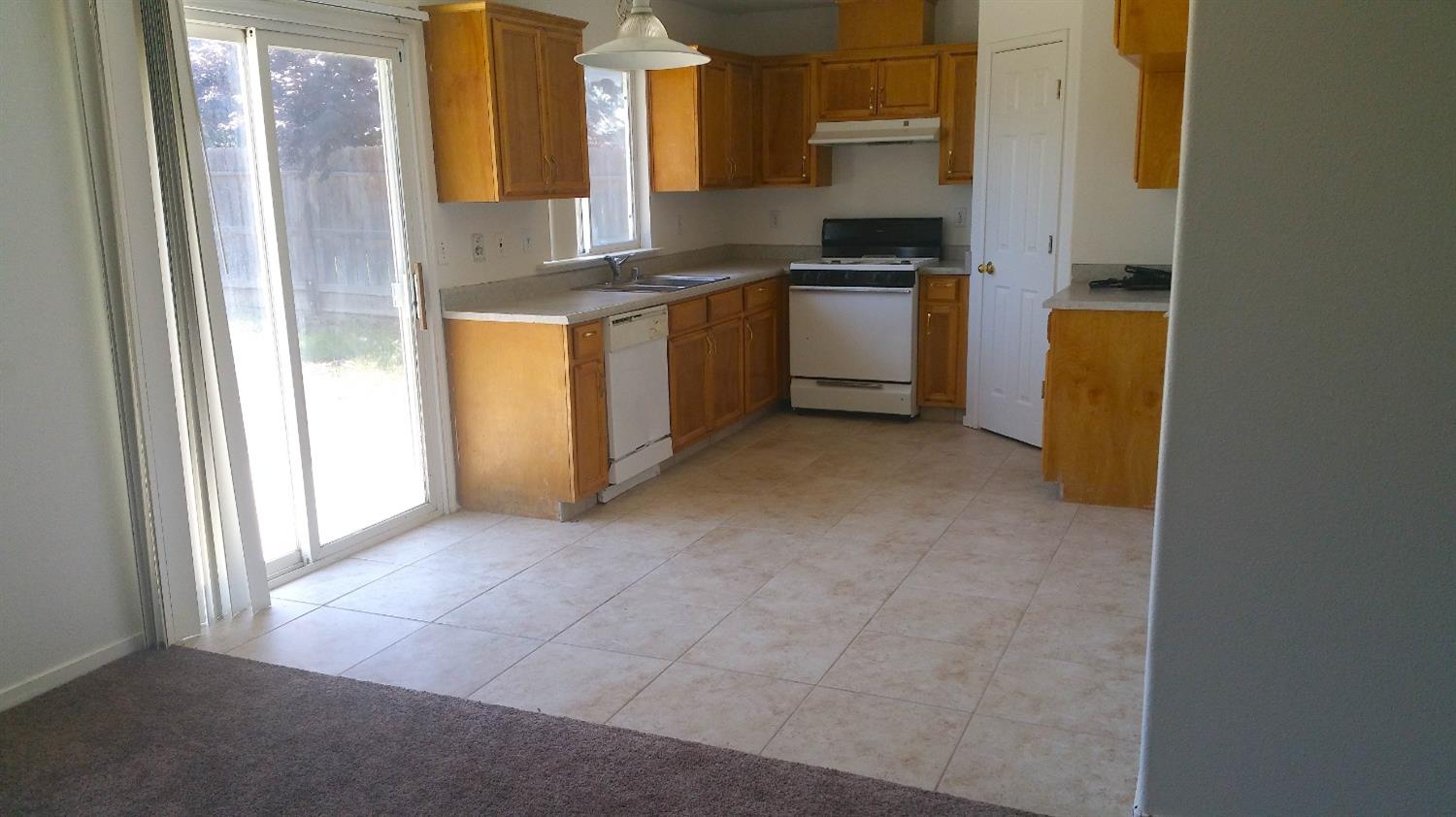 1589 East Santa Rosa Street Reedley, CA 93654 - Photo 4 of 15 Gallery Image 4