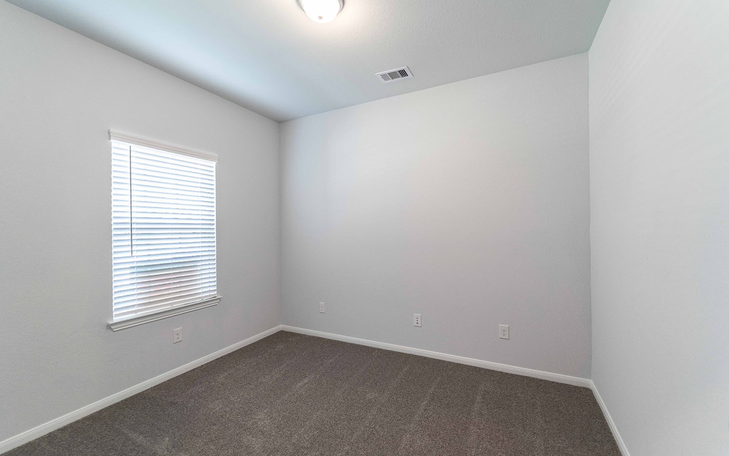 3611 Cardinal Pointe Drive Angleton, TX 77515 - Photo 2 of 18