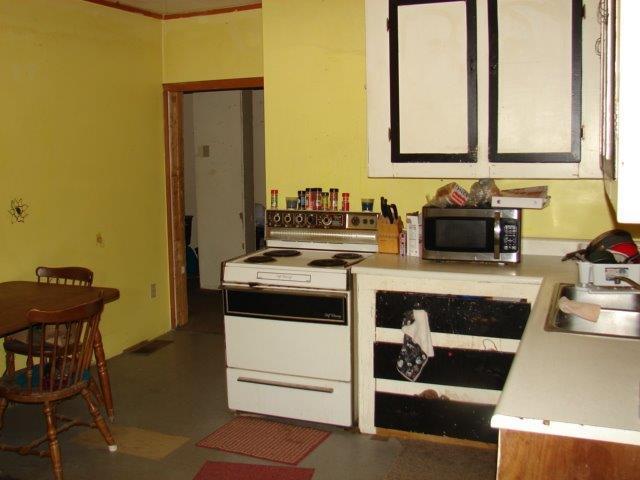 77 Main Street Madison, ME 04950 - Photo 4 of 32 apt 1