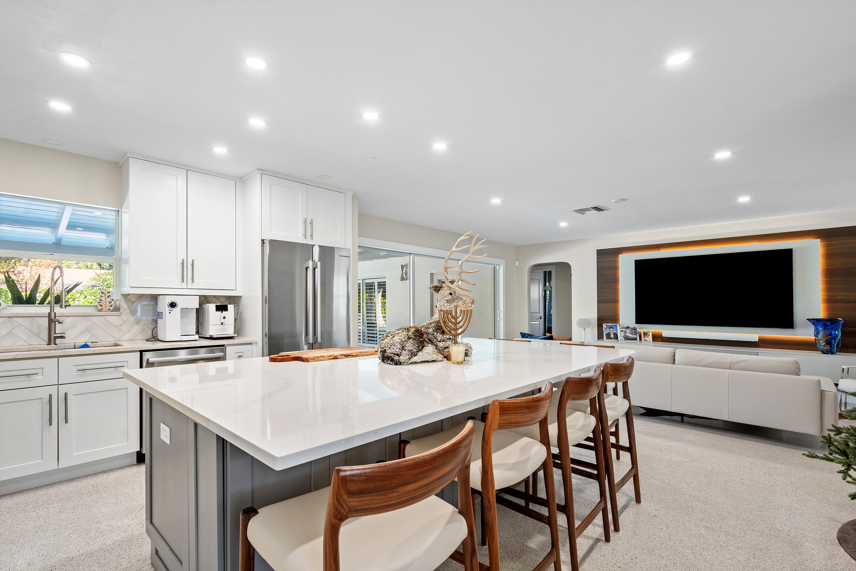 911 Southwest 27th Terrace Boynton Beach, FL 33435 - Photo 13 of 55 911-SW-27thTerrace-Boynton-Beach-FL