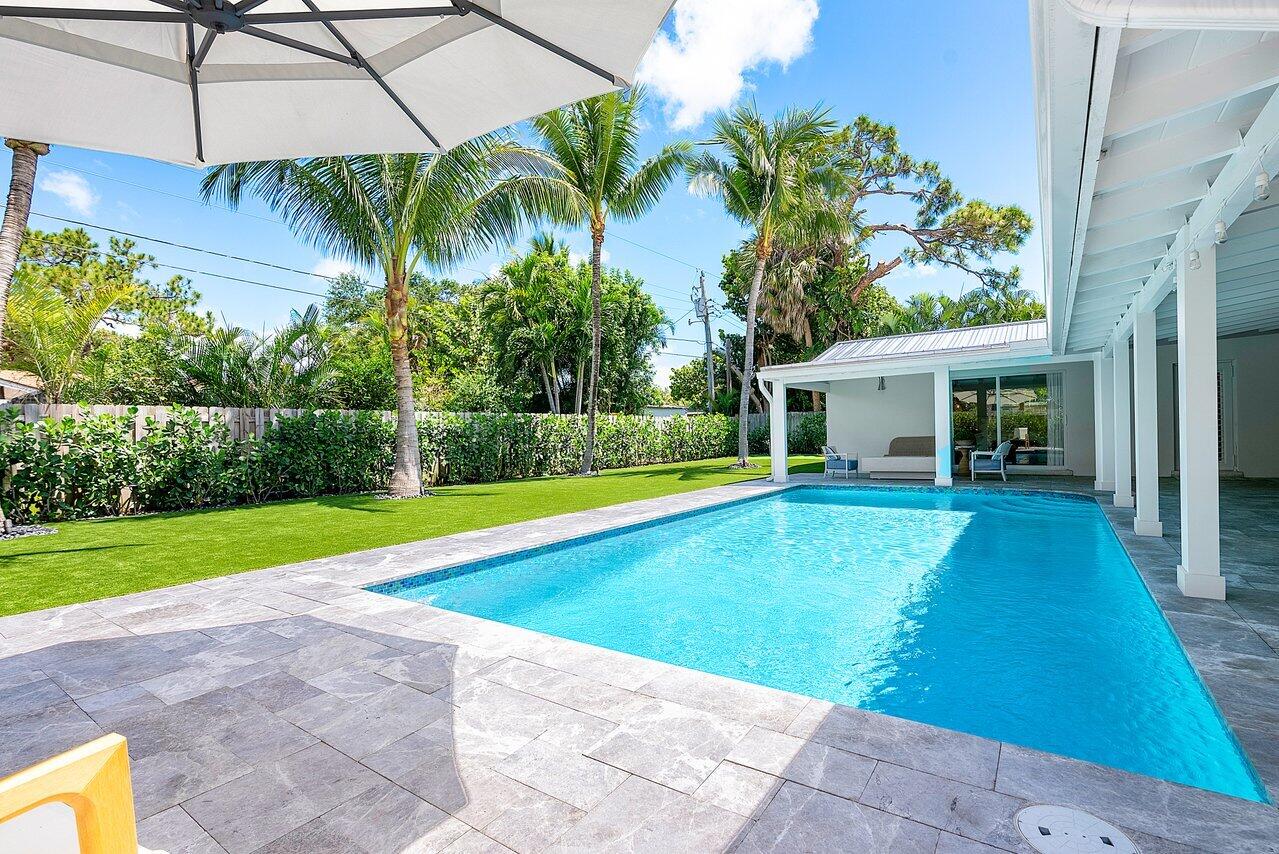 911 Southwest 27th Terrace Boynton Beach, FL 33435 - Photo 30 of 55 Pool/Patio