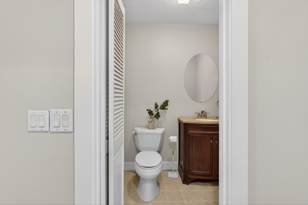 31 Elizabeth Street, Unit 202 Worcester, MA 01605 - Photo 12 of 30