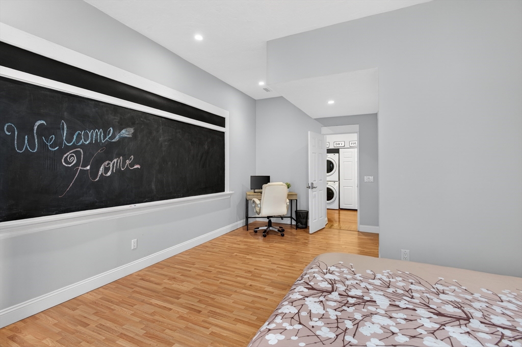 31 Elizabeth Street, Unit 202 Worcester, MA 01605 - Photo 13 of 30