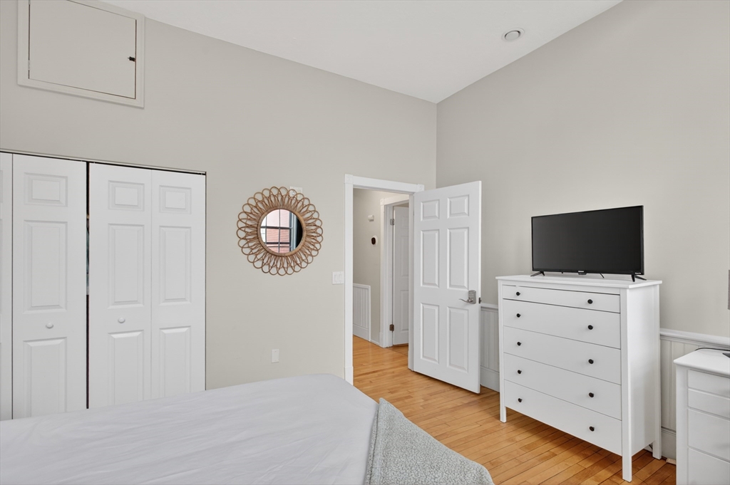 31 Elizabeth Street, Unit 202 Worcester, MA 01605 - Photo 17 of 30