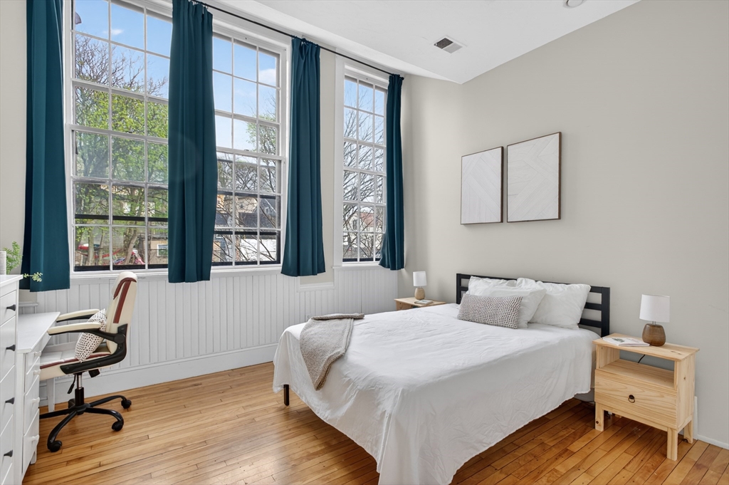 31 Elizabeth Street, Unit 202 Worcester, MA 01605 - Photo 18 of 30