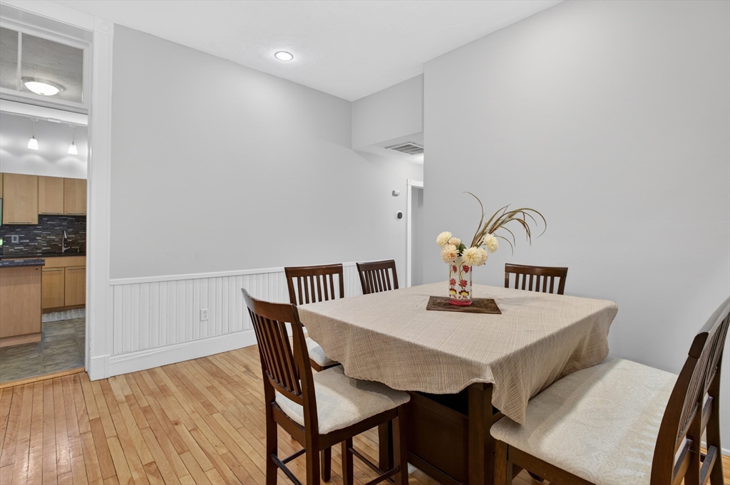 31 Elizabeth Street, Unit 202 Worcester, MA 01605 - Photo 24 of 30