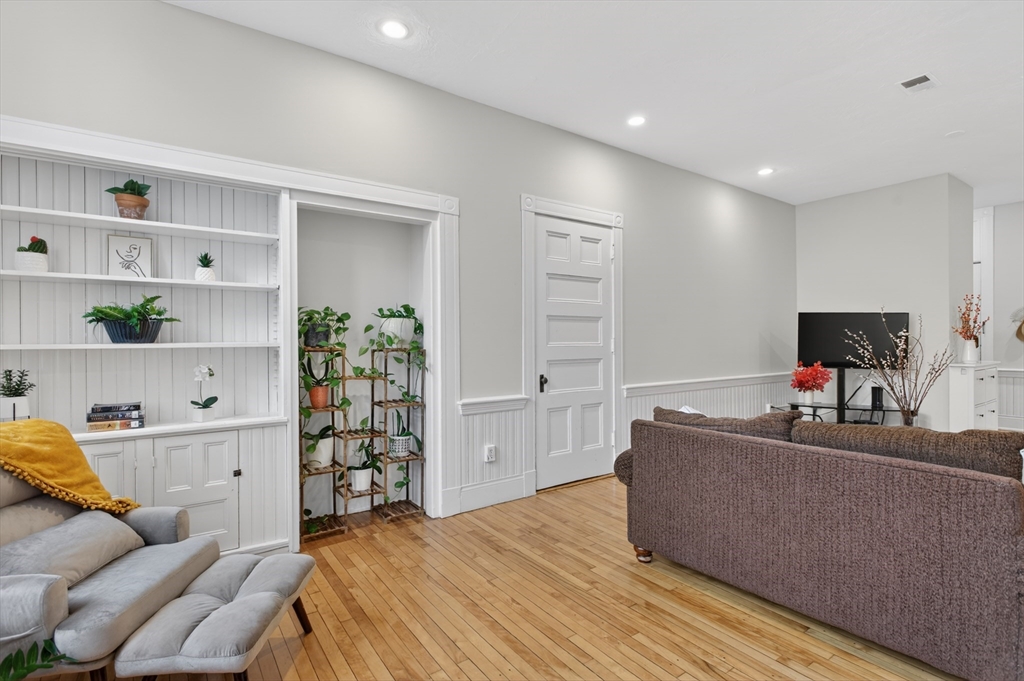 31 Elizabeth Street, Unit 202 Worcester, MA 01605 - Photo 27 of 30