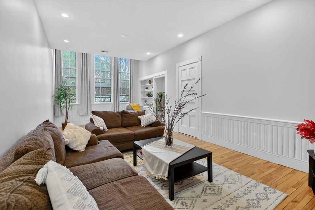 31 Elizabeth Street, Unit 202 Worcester, MA 01605 - Photo 29 of 30