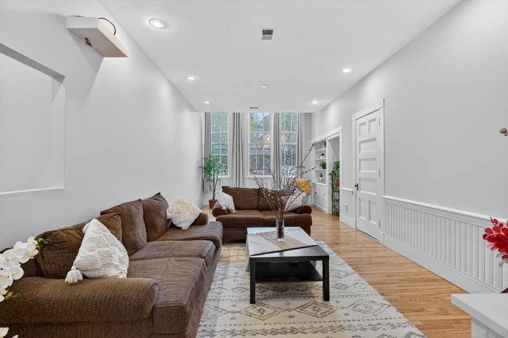 31 Elizabeth Street, Unit 202 Worcester, MA 01605 - Photo 30 of 30