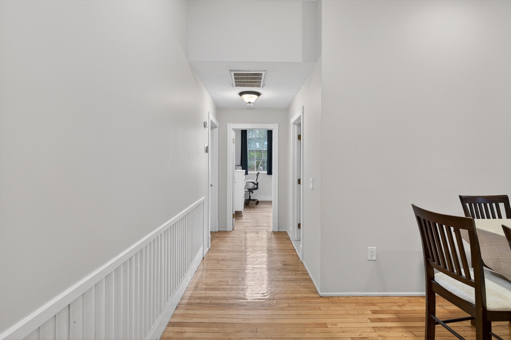 31 Elizabeth Street, Unit 202 Worcester, MA 01605 - Photo 4 of 30